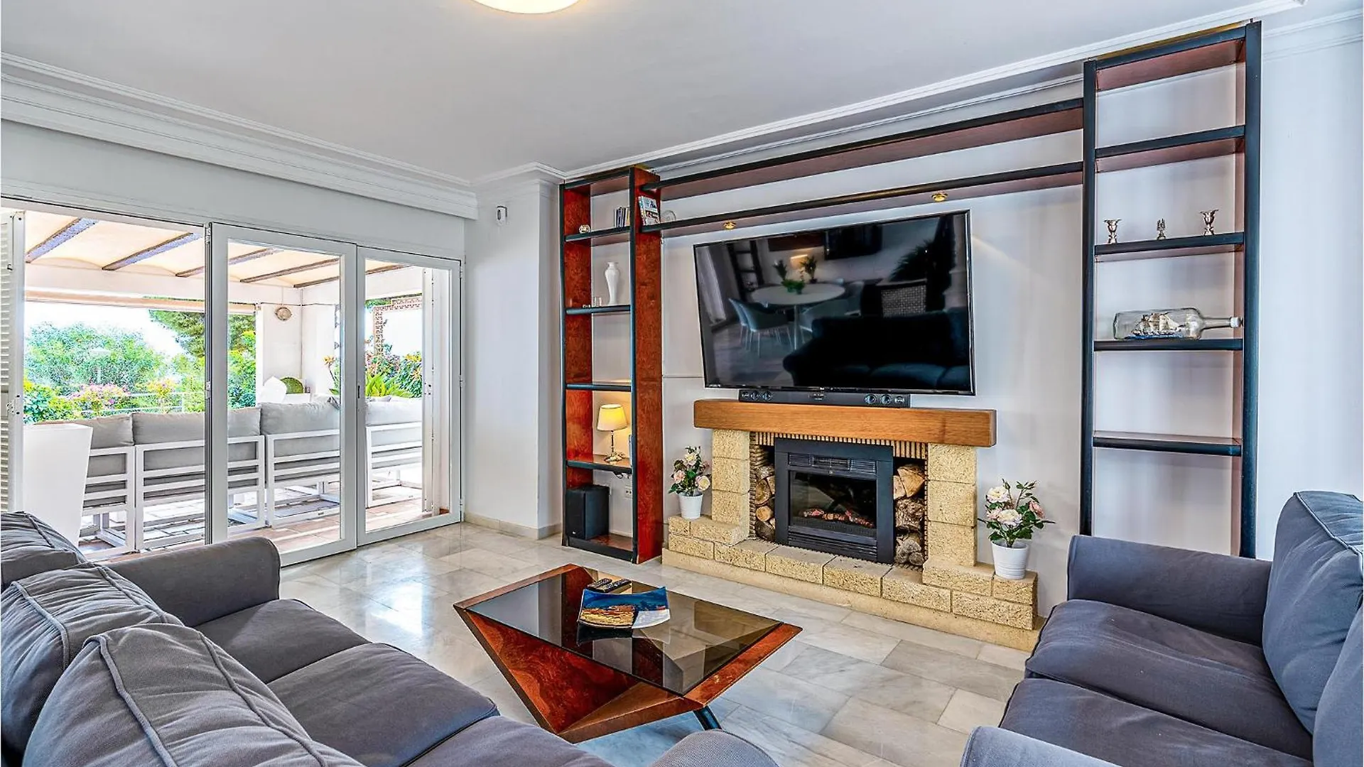 Holiday home 6 Bedroom Beautiful Home In La Herradura La Herradura